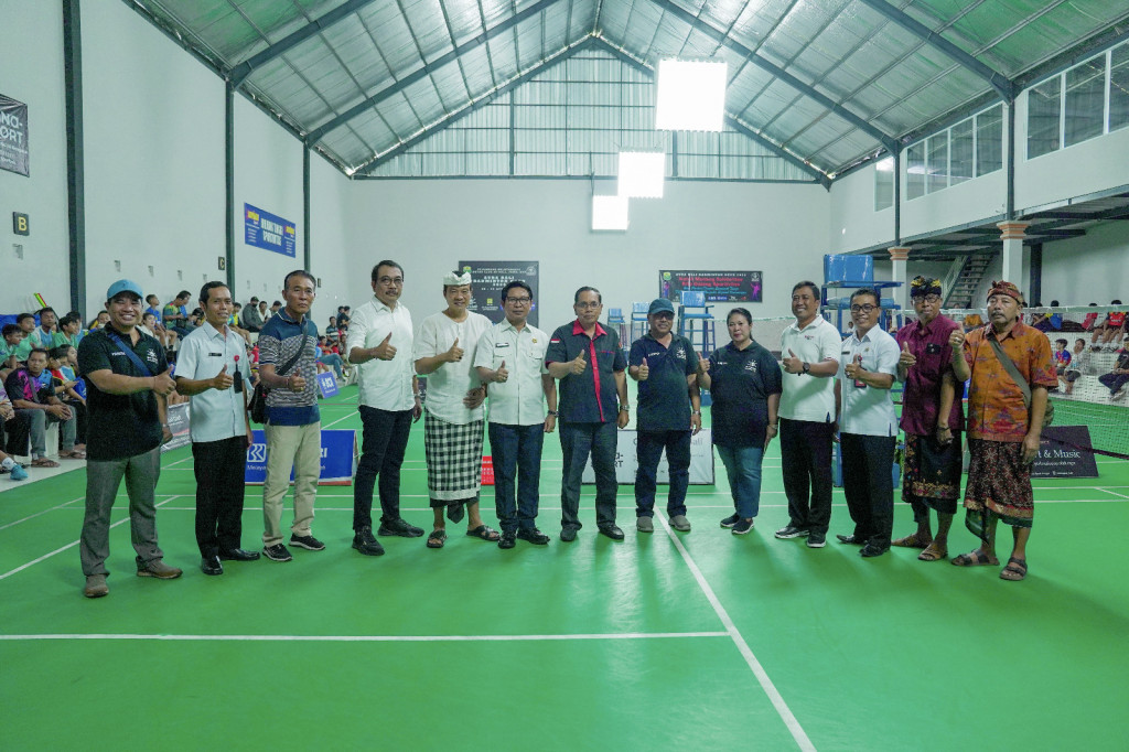 Sekda Adi Arnawa Buka Turnamen Bulu Tangkis Aura Bali Badminton Open 2023